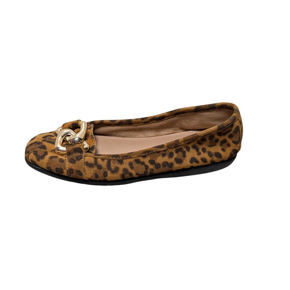 AEROSOLES BRISTOL Leopard Print Ballet Flats; size 6. gold buckle